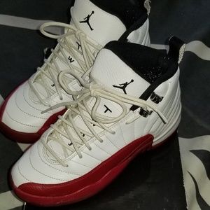 Jordan Retro 12's (kids)